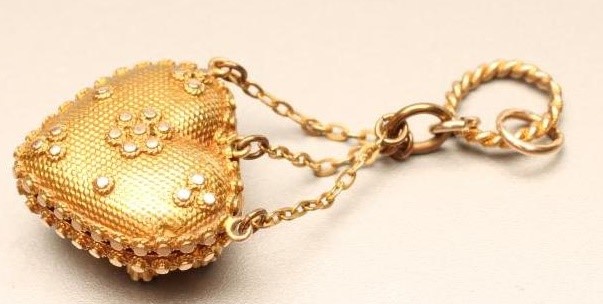 A REGENCY "REGARD" LOCKET Image