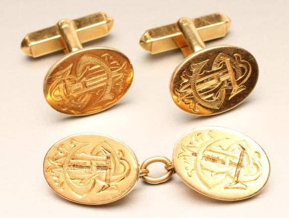 A PAIR OF LATE VICTORIAN 18CT GOLD CUFFLINKS Image