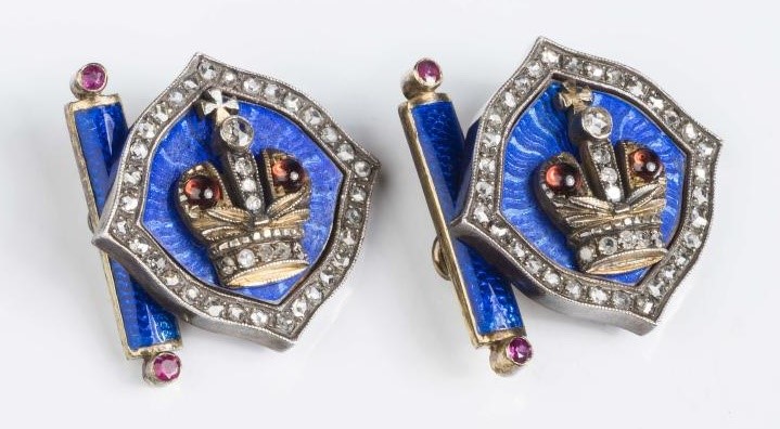 A PAIR OF CUFFLINKS Image