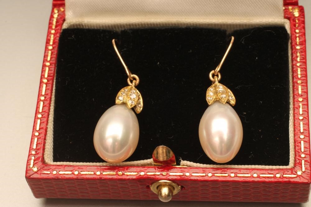 A PAIR OF PEARL DROP EARRINGS Image