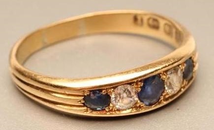 A VICTORIAN 18CT GOLD RING Image