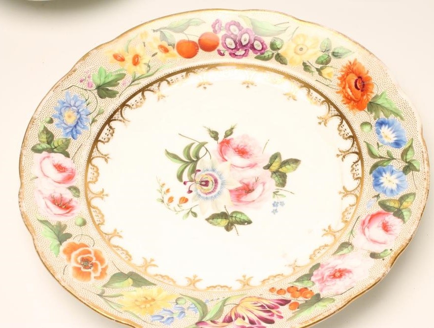 A COLLECTION OF ENGLISH PORCELAIN TABLEWARE Image