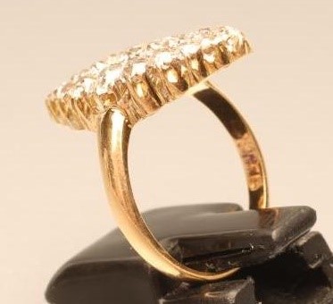A VICTORIAN DIAMOND RING Image