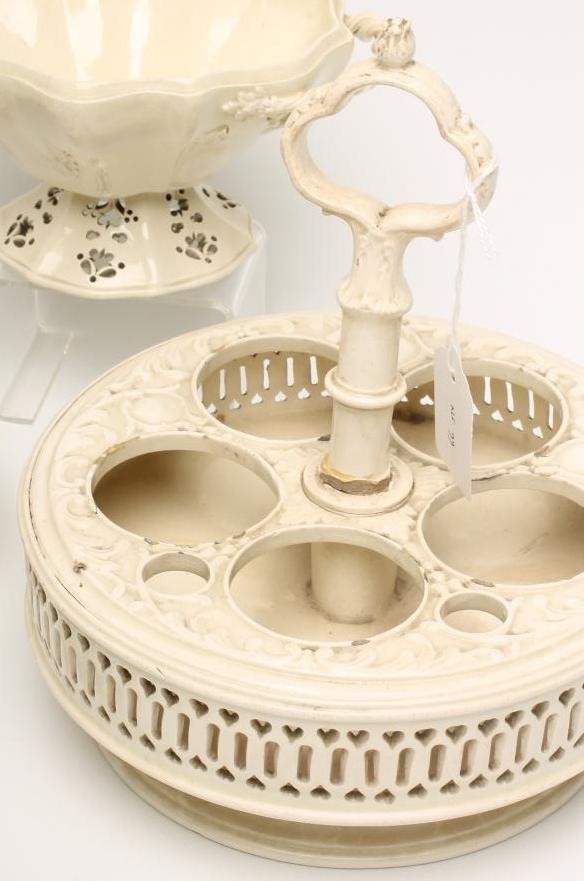 A COLLECTION OF LEEDS AND OTHER CREAMWARE Image