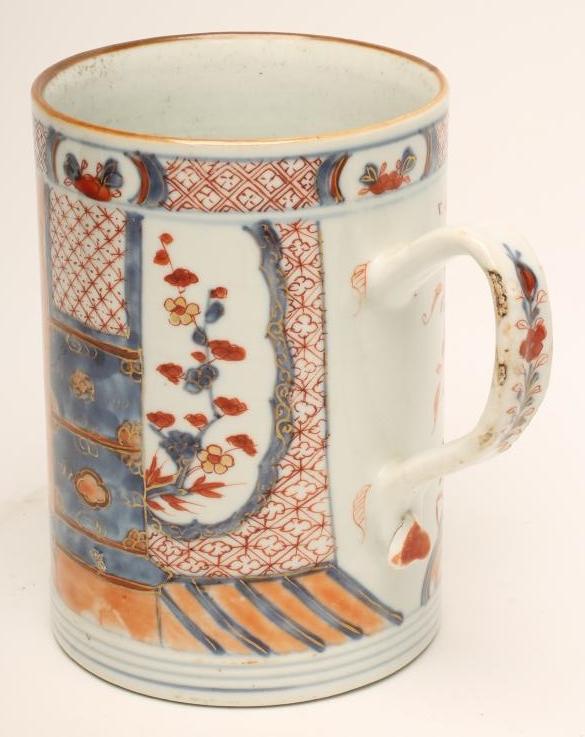 A CHINESE IMARI PORCELAIN MUG of plain cylindrical form Image