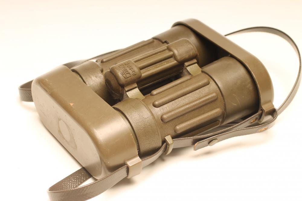 A PAIR OF CARL ZEISS 8X30 B BINOCULARS Image