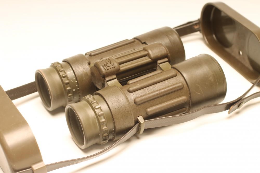 A PAIR OF CARL ZEISS 8X30 B BINOCULARS Image