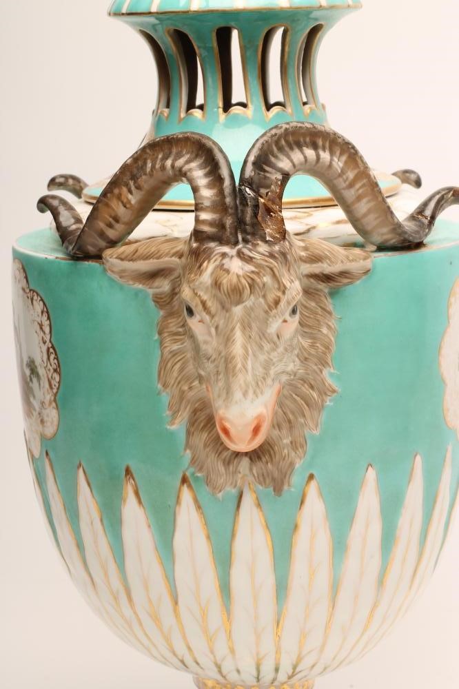 A DRESDEN PORCELAIN POT POURRI URN AND FIXED COVER Image