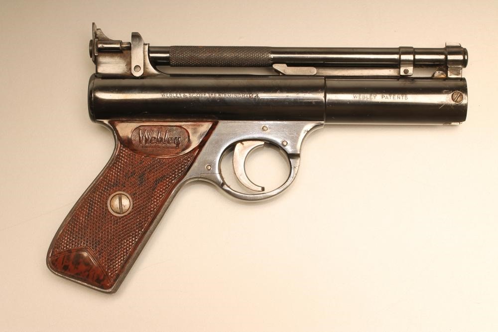 A WEBLEY "SENIOR" AIR PISTOL Image