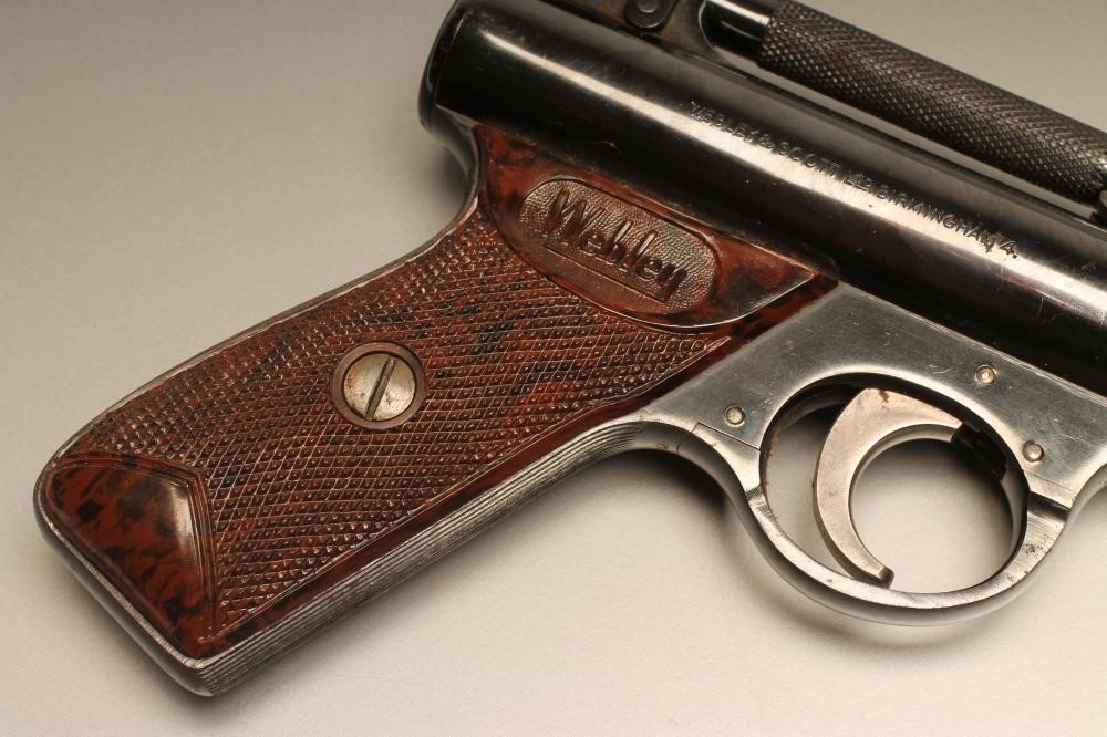 A WEBLEY "SENIOR" AIR PISTOL Image
