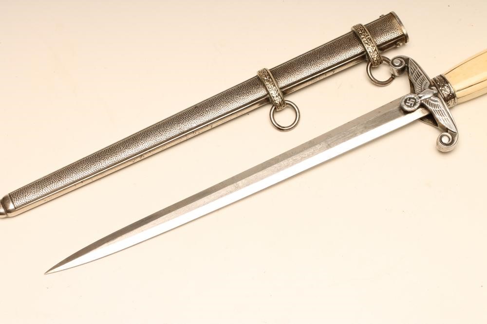 A THIRD REICH ARMY OFFICER'S DAGGER Image