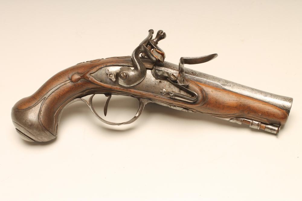 A FLINTLOCK TRAVELLING PISTOL Image