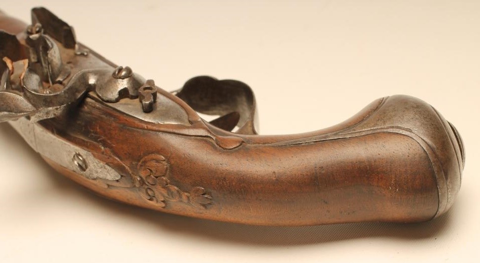 A FLINTLOCK TRAVELLING PISTOL Image
