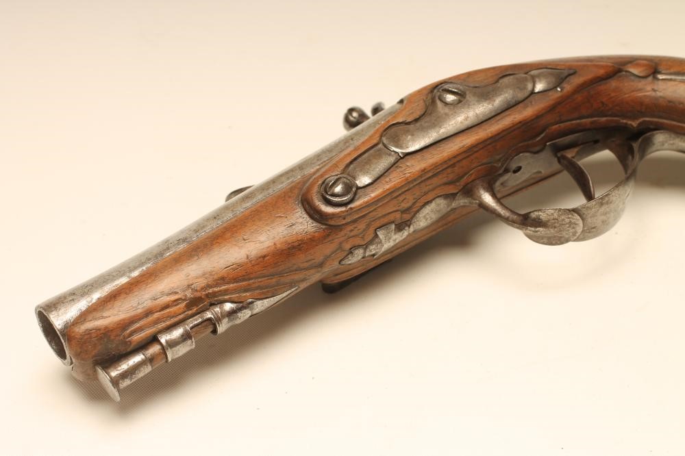 A FLINTLOCK TRAVELLING PISTOL Image