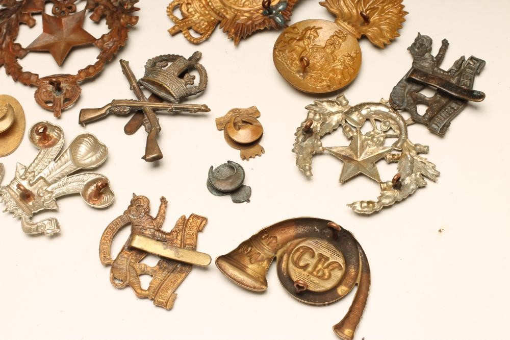 FIFTEEN BRITISH MILITARY BADGES comprising twelve cap badges and three enamelled buttonhole badges Image