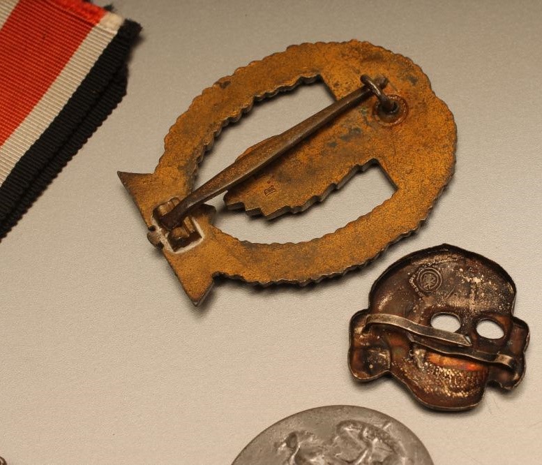 A GERMAN SECOND CLASS IRON CROSS with matching ribbon Image