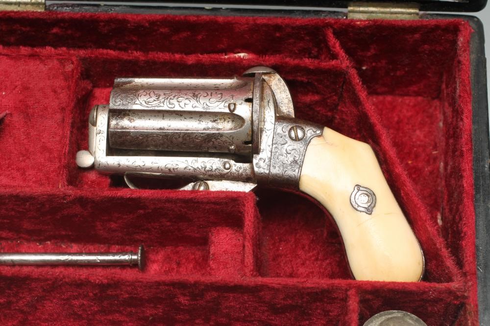 A FRENCH SIX SHOT PINFIRE POCKET REVOLVER Image