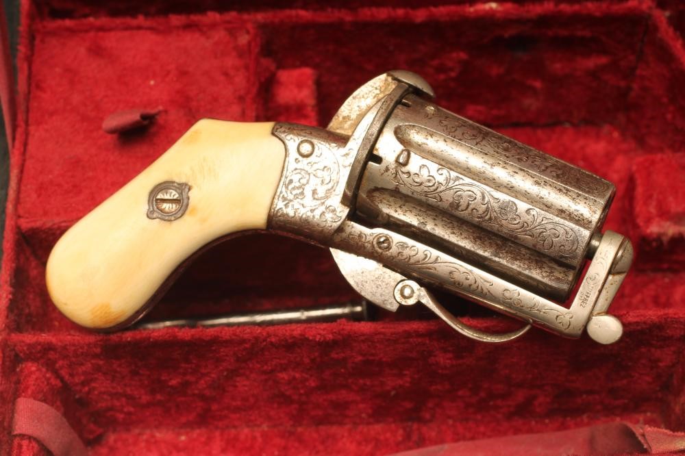 A FRENCH SIX SHOT PINFIRE POCKET REVOLVER Image