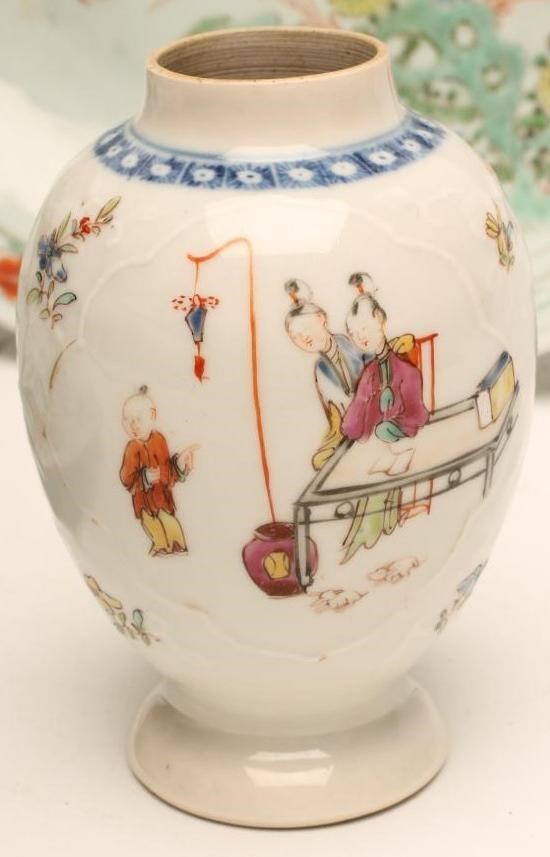 A COLLECTION OF CHINESE EXPORT PORCELAIN comprising an ovoid tea canister painted with the "Stand" Image