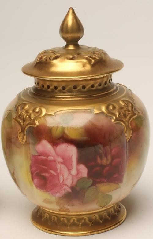 A ROYAL WORCESTER CHINA POT POURRI AND COVER Image