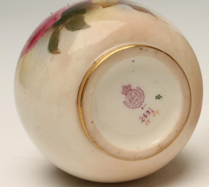 A ROYAL WORCESTER CHINA POT POURRI AND COVER Image