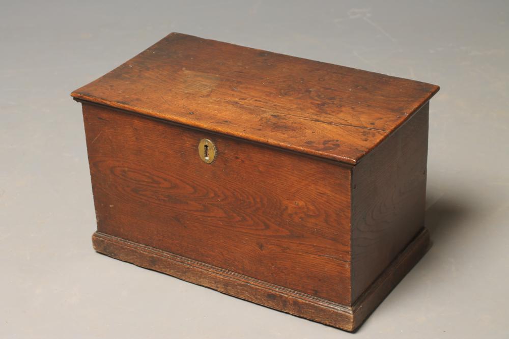 A GEORGIAN OAK BOX Image