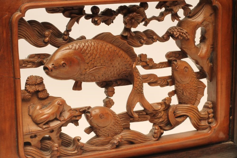 A CHINESE HARDWOOD TABLE SCREEN Image