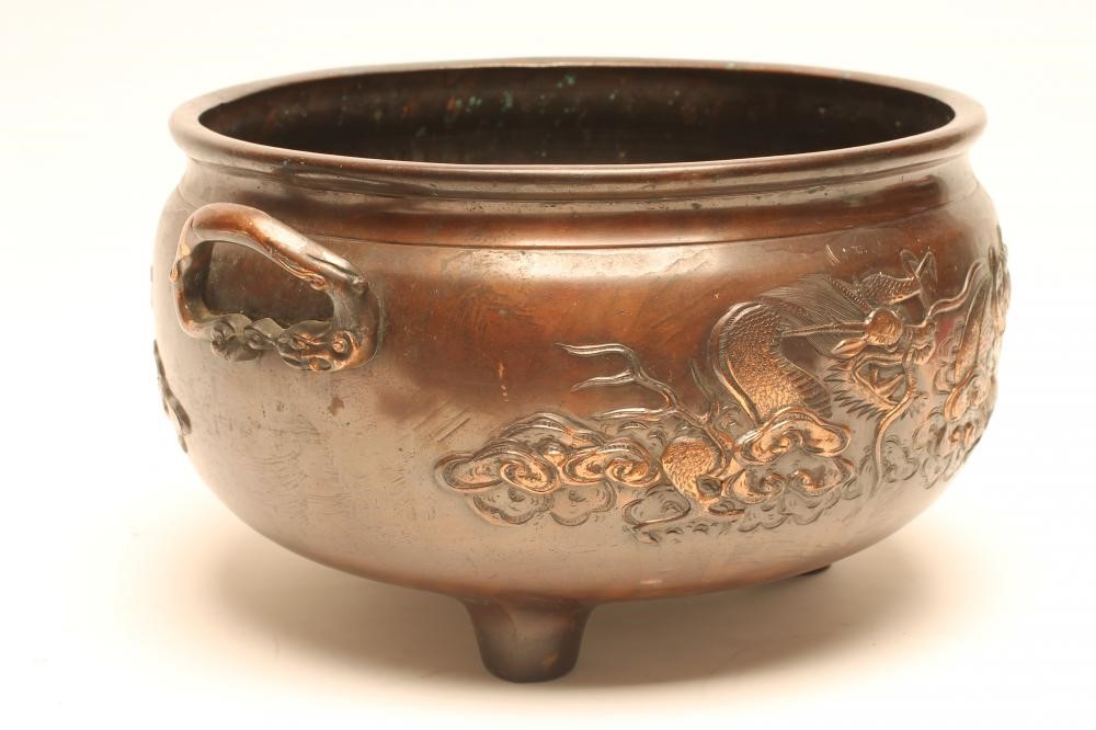 A JAPANESE BRONZE JARDINIERE Image