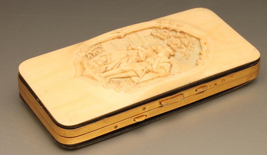 A EUROPEAN IVORY CIGAR CASE Image