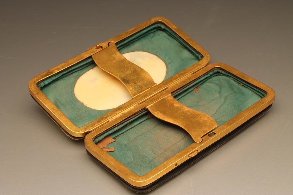 A EUROPEAN IVORY CIGAR CASE Image