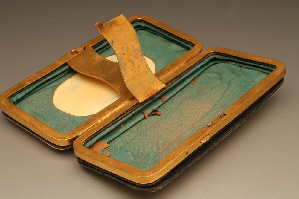 A EUROPEAN IVORY CIGAR CASE Image