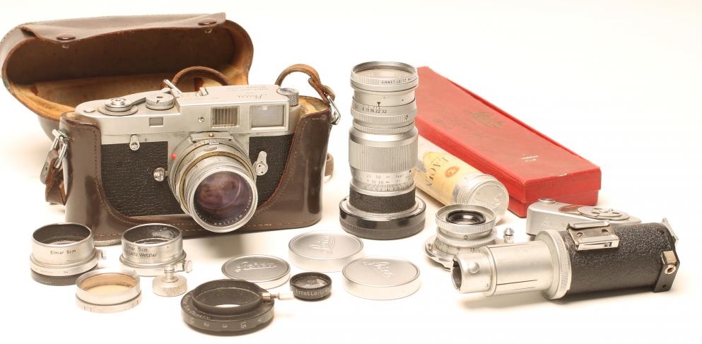 A LEICA WETZLAR M2 CAMERA with Summicron 1:2/50 lens Image