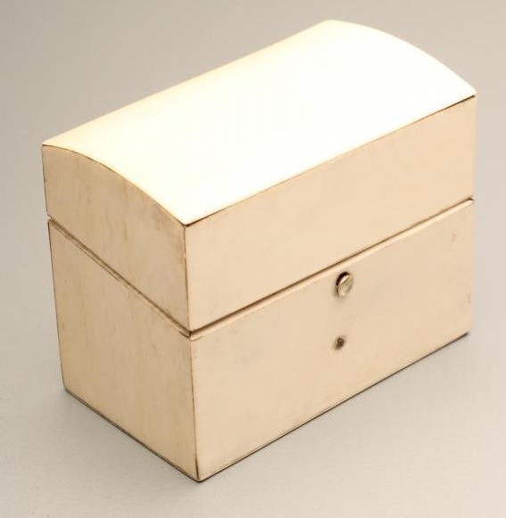 AN IVORY VENEERED SCENT BOTTLE CASKET Image