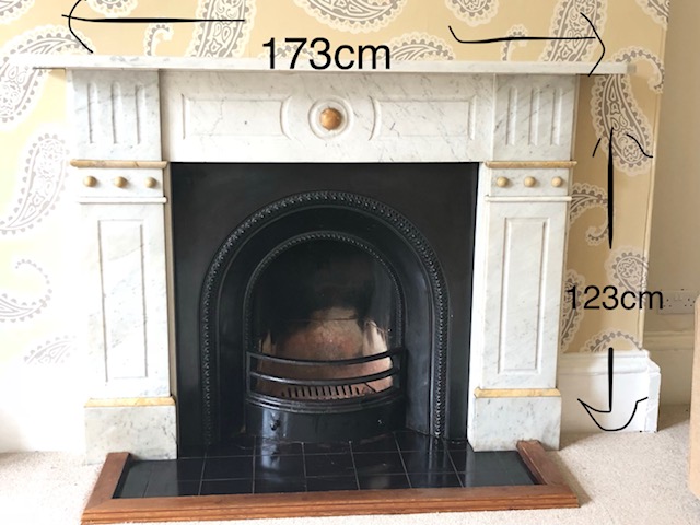 AN EARLY VICTORIAN CARRARA AND SIENNA MARBLE FIRE SURROUND Image