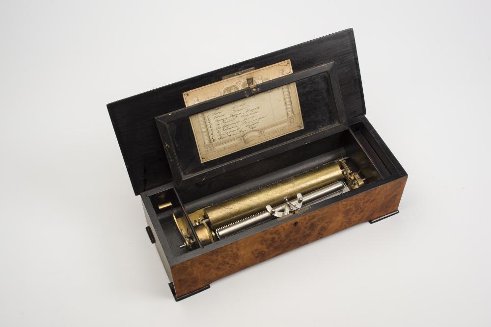 A SWISS "SPIRALDAMPHER EXPRESSIF" MUSICAL BOX stamped 51769 Image