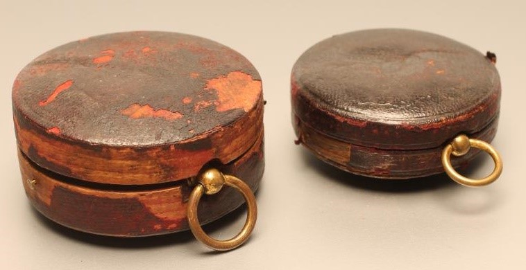 A VICTORIAN POCKET BAROMETER Image