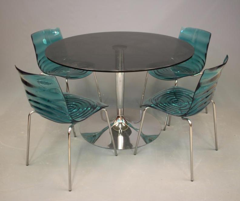 A CALLIGARIS ITALIAN DESIGN PART DINING SUITE Image