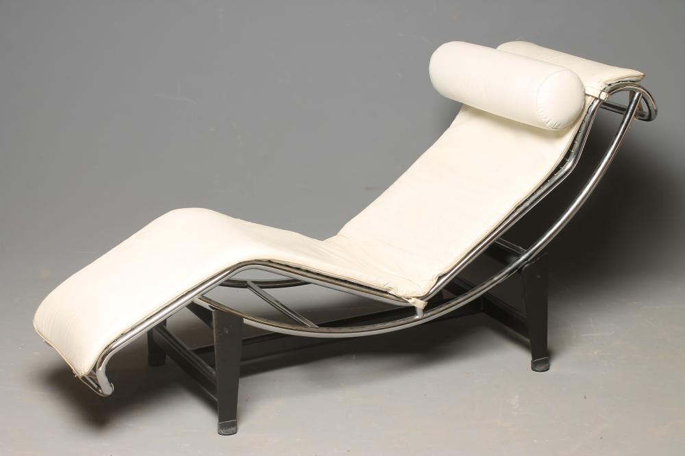 A LE CORBUSIER LC4 LOUNGER Image