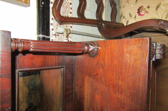 A REGENCY ROSEWOOD CHIFFONIER Image