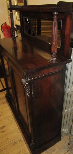 A REGENCY ROSEWOOD CHIFFONIER Image