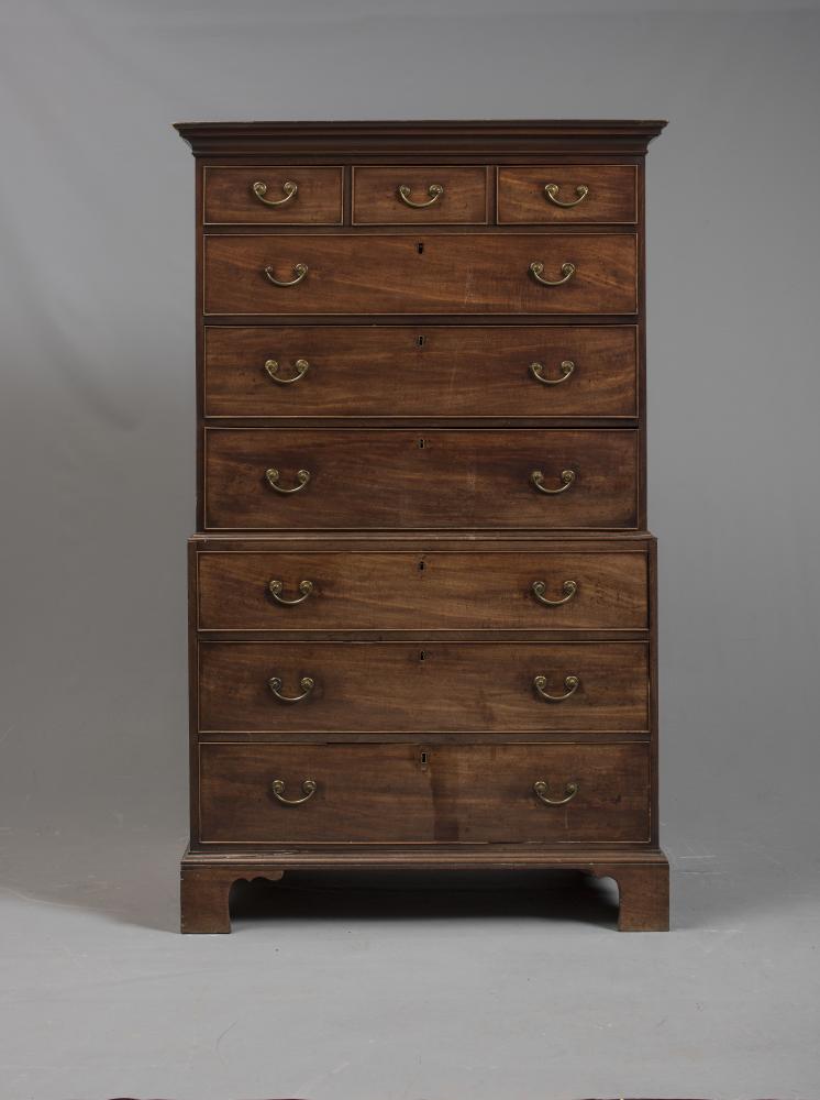 A GEORGIAN MAHOGANY CHEST ON CHEST Image