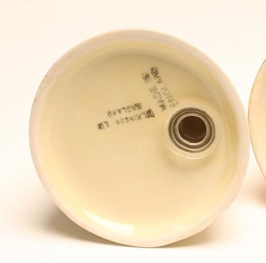 A CLARICE CLIFF WILKINSON POTTERY CONICAL SUGAR SIFTER Image