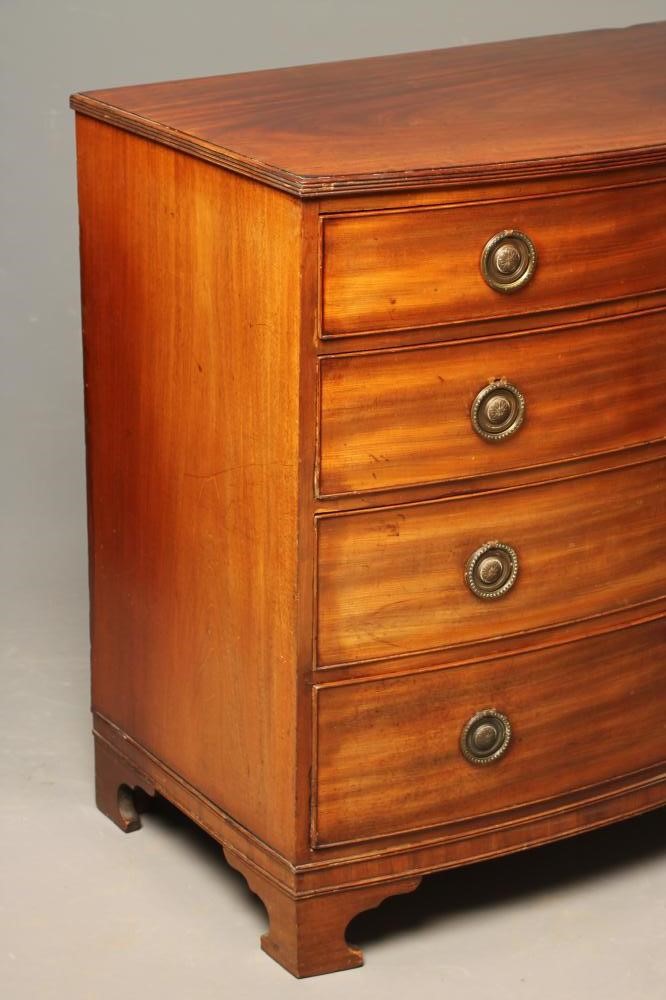 A GEORGIAN MAHOGANY CHEST Image