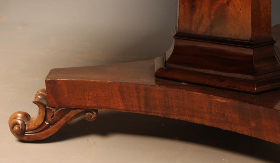 A VICTORIAN MAHOGANY BREAKFAST TABLE Image