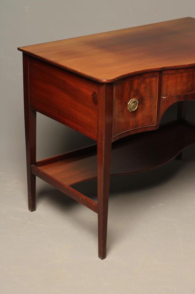 A MAHOGANY DRESSING/WRITING TABLE Image