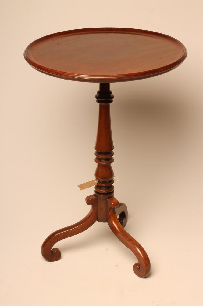 A MAHOGANY TRIPOD TABLE Image