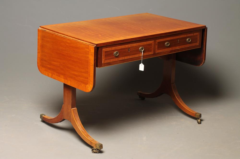 A GEORGIAN MAHOGANY SOFA TABLE Image