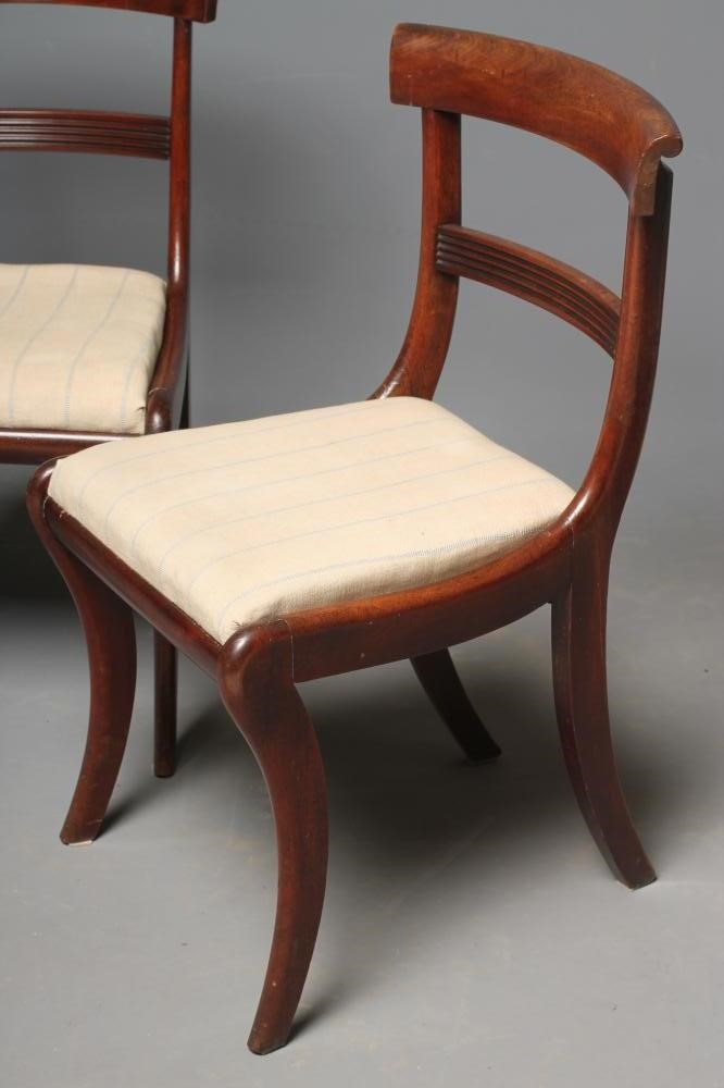 A SET OF SIX REGENCY MAHOGANY DINING CHAIRS Image