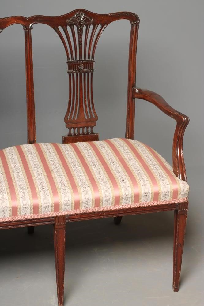 AN EDWARDIAN MAHOGANY CHAIR SETTEE Image