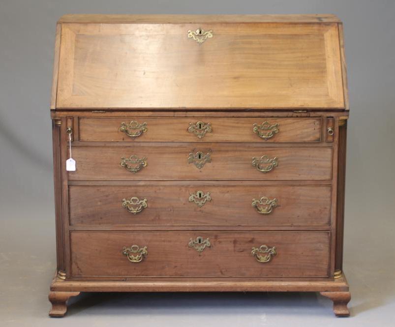 A GEORGIAN MAHOGANY BUREAU Image